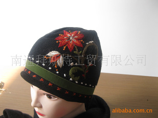 高档次绣花羊毛女款帽子围巾两件套