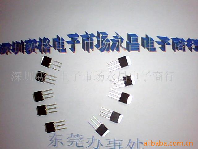ѹ78M05
