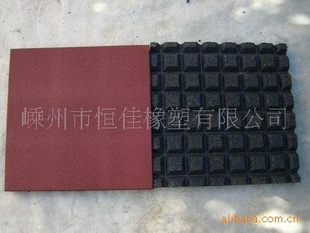 各种户外活动场场所用的减震防滑吸音的游乐场颗粒橡胶地板