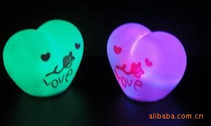 A018ֱ±׵ļƷlove߲Сҹ