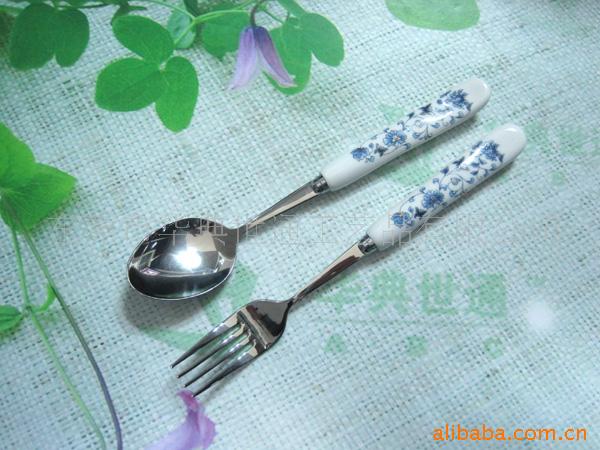 厂家直供不锈钢陶瓷柄叉勺韩式餐具套装礼品