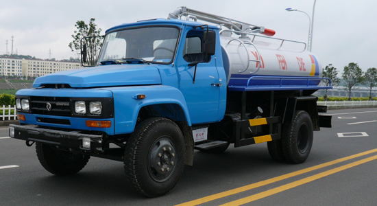 小型吸污车,东风尖头真空吸污车