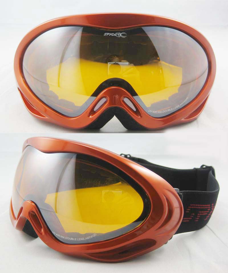 skiinggogglesonhandѩ۾ֻ