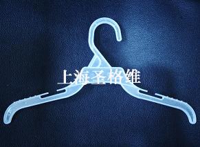 ¼