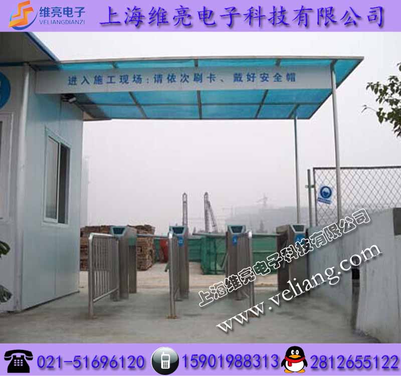 工地出入口闸机安装,进出工地刷卡三辊闸,工地手动三杆闸
