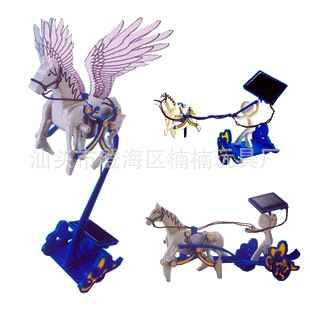 玩具混批儿童智力玩具新阳光太阳能三合一飞马战车自装玩具220G