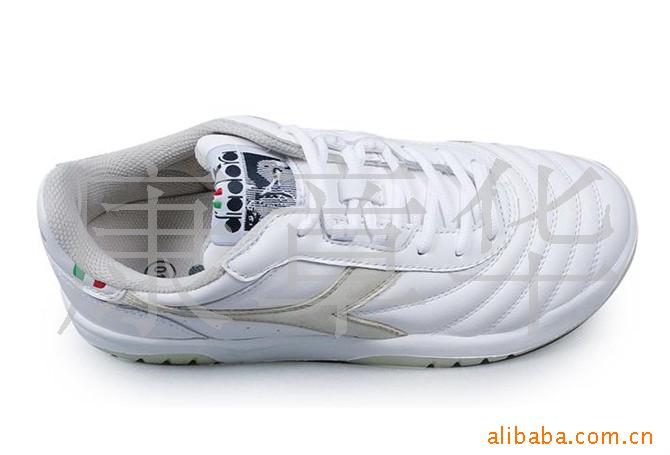 DIADORA/Ƕɺ澭