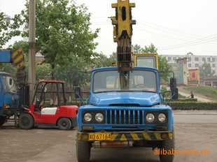 8T-300T吊车租赁
