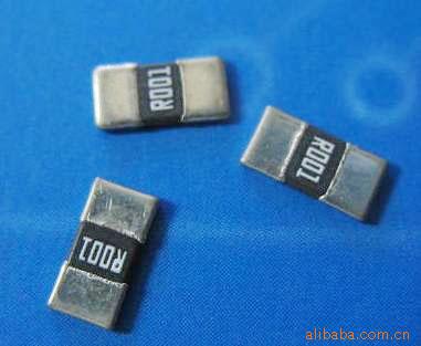 ƬRC1210JR-07270K