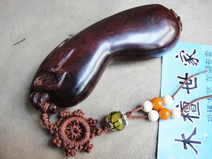 产品大全 礼品,工业品,饰品 > 印度小叶紫檀青瓜文玩件金星紫檀手把件