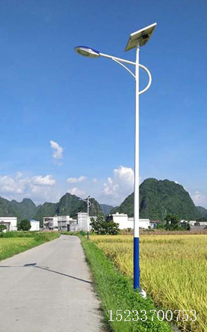 承德太阳能路灯5-8米多少钱,丰宁村里太阳能路灯
