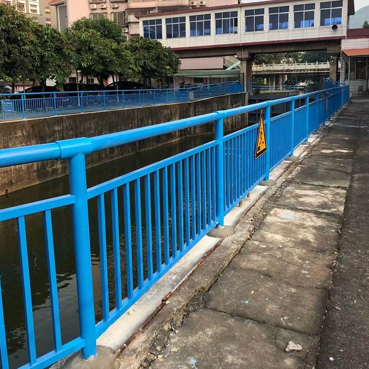 湛江河道防撞栏杆厂家定做 加工桥梁钢板护栏 道路桥梁隔离栏杆