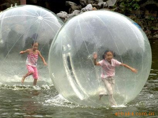 2米直径水上玩具透明水上步行球
