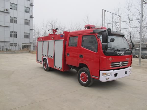 2014多利卡消防车