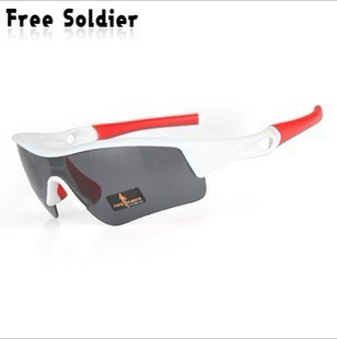 2012新款自由兵运动眼镜偏光太阳镜达版进口浮水TR90