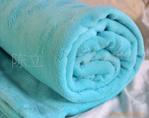 珊瑚绒天蓝毛毯
