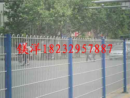 洛阳热镀锌公路护栏网厂家，濮阳交通1.8m高围栏网
